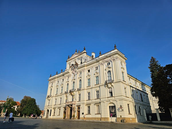 프라하_대주교궁