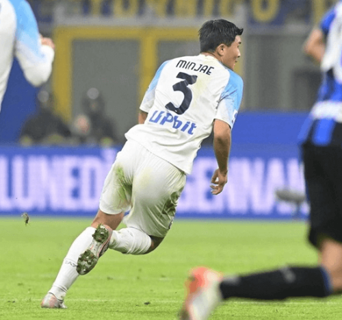 김민재 SNS 사진 이미지입니다.