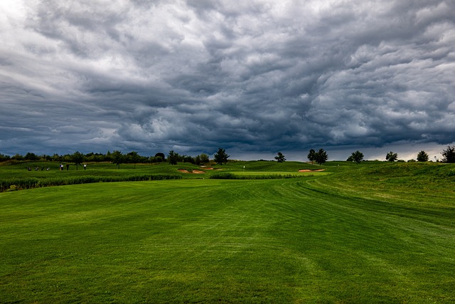구름 가득한 골프장
