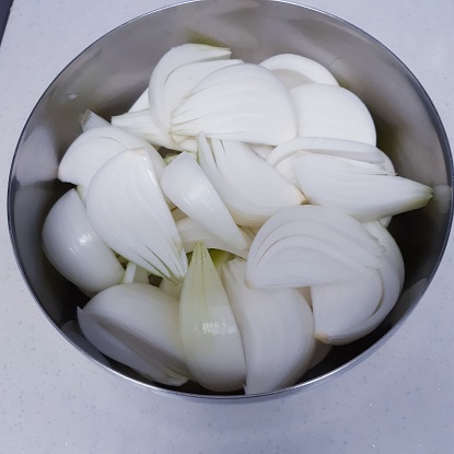 양파를-스텐-통에-담기