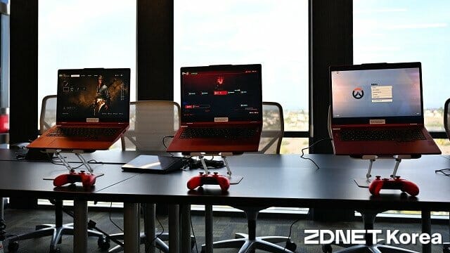 퀄컴 스냅드래곤 게이밍 관련 시연을 위한 장비 중 일부.