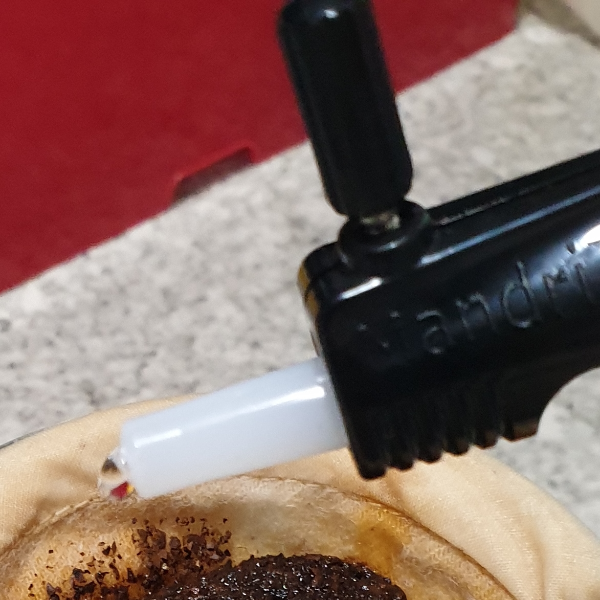 융 드리퍼에 대한 모든 것: 융 드리퍼 사용 방법, 핫 커피 및 아이스커피 레시피_점드립 모습