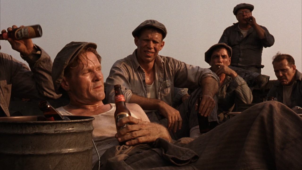 교도관의 세금문제를 해결해주고 동료 수감자들에게 맥주를 즐기는 시간