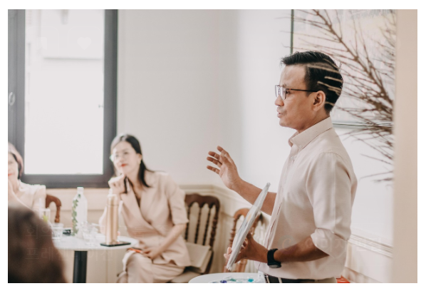 비영어권 클라이언트 회의 영어 팁 관련이미지