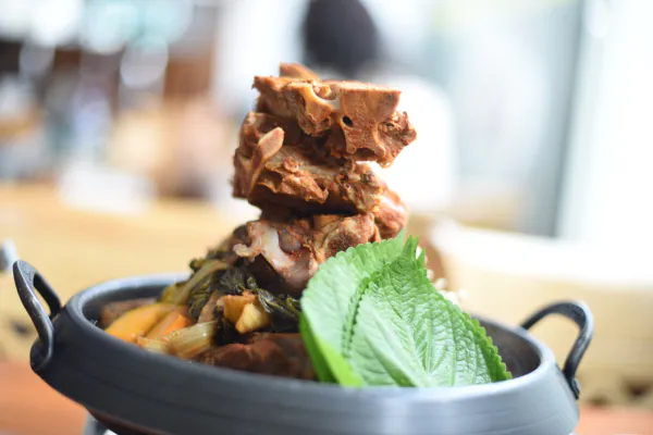 생생정보 대결 맛 대 맛 25cm 뼈 탑 감자탕 vs 해물간장뼈찜 음식점