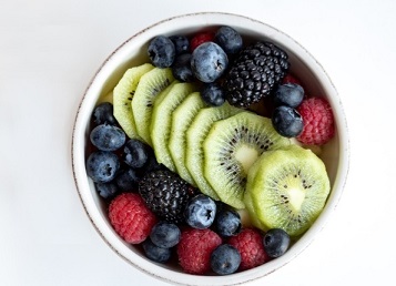 키위와 다양한 과일들