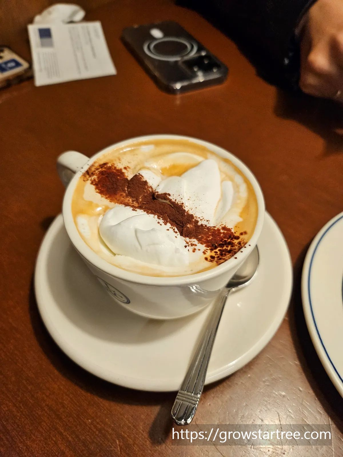 론트커피 아인슈페너