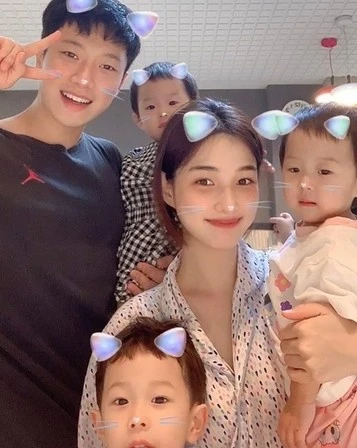 최민환과 율희와 아이들 이혼 전 사진