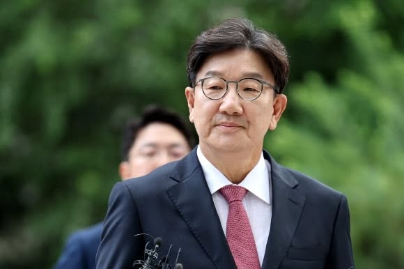 오늘의 키워드 히어로 이미지 (정치/사회 이슈 관련 장면)