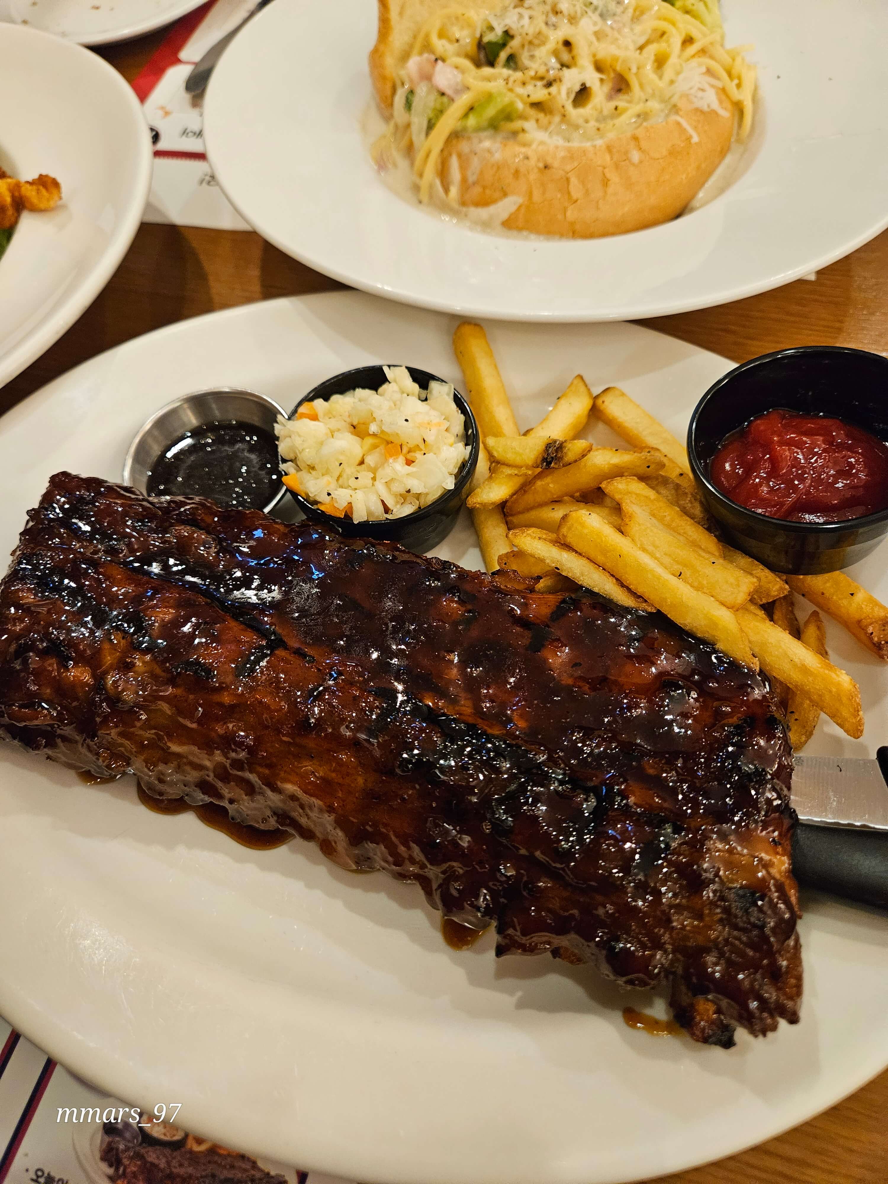 수원 롯데몰 프라이데이