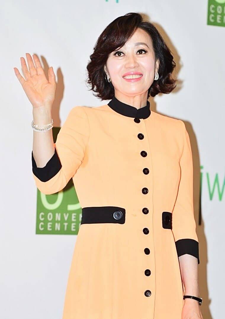 가수-하춘화
