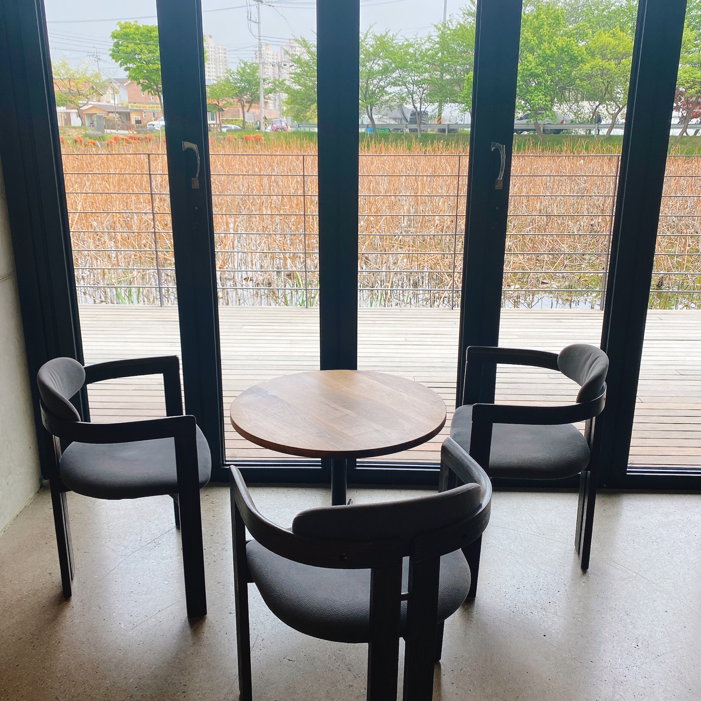 충북 청주 부모산 주봉마을 주봉저수지 한옥 북카페 인문아카이브양림 후마니타스