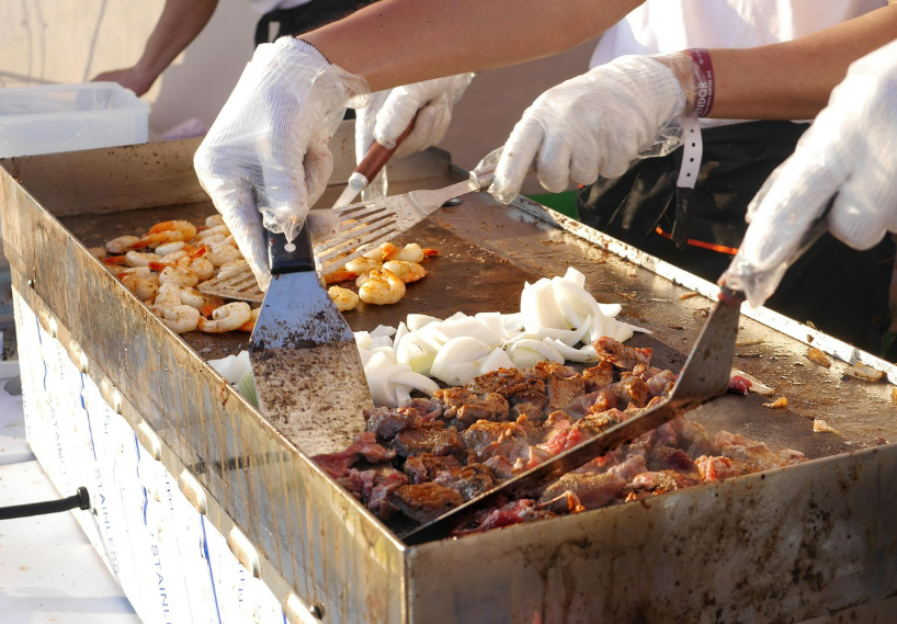 한국 편의점만의 특이한 문화: 즉석 조리, 포장 서비스 비교