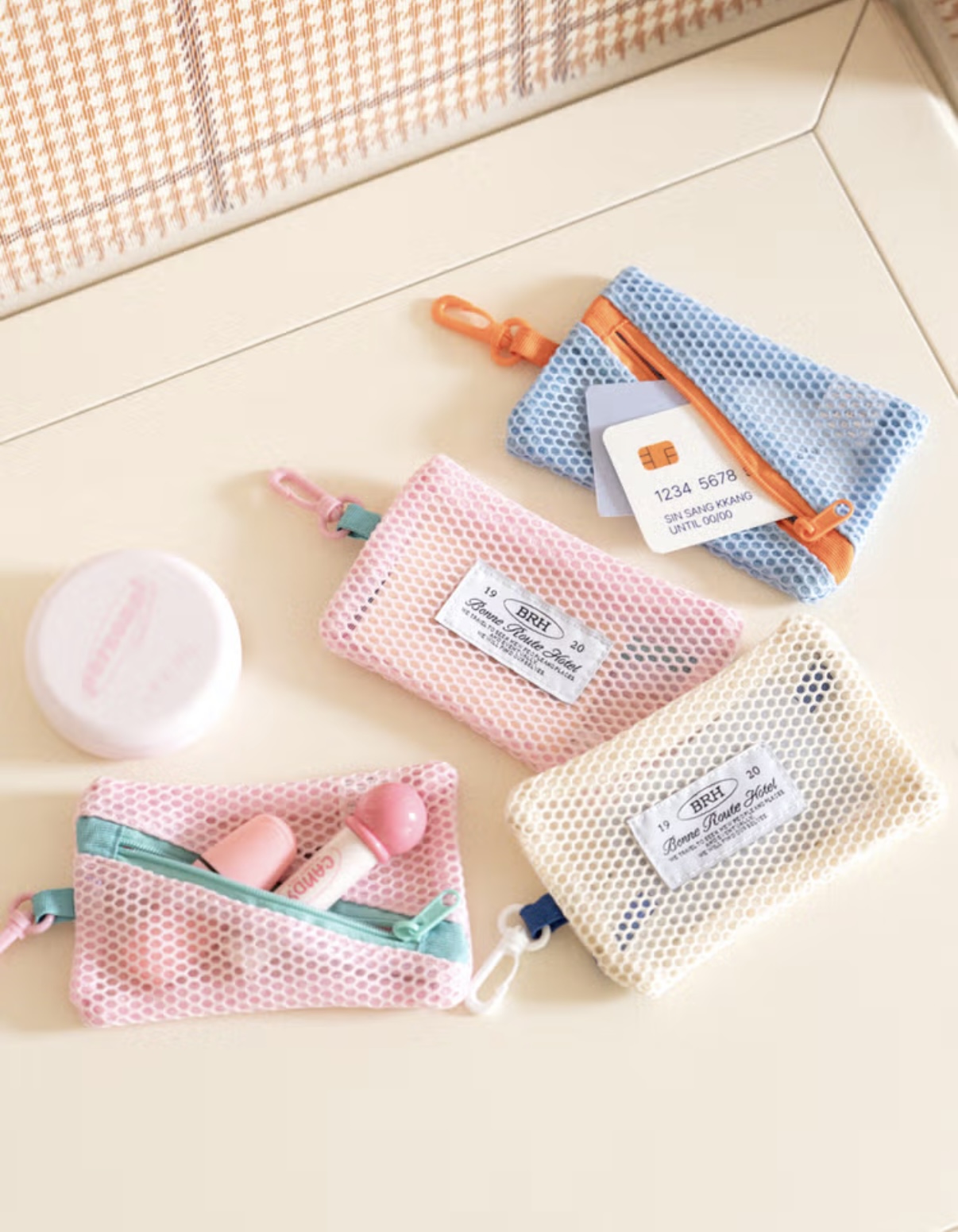 다이소 찐템_여행 메쉬 카드 케이스 겸 파우치