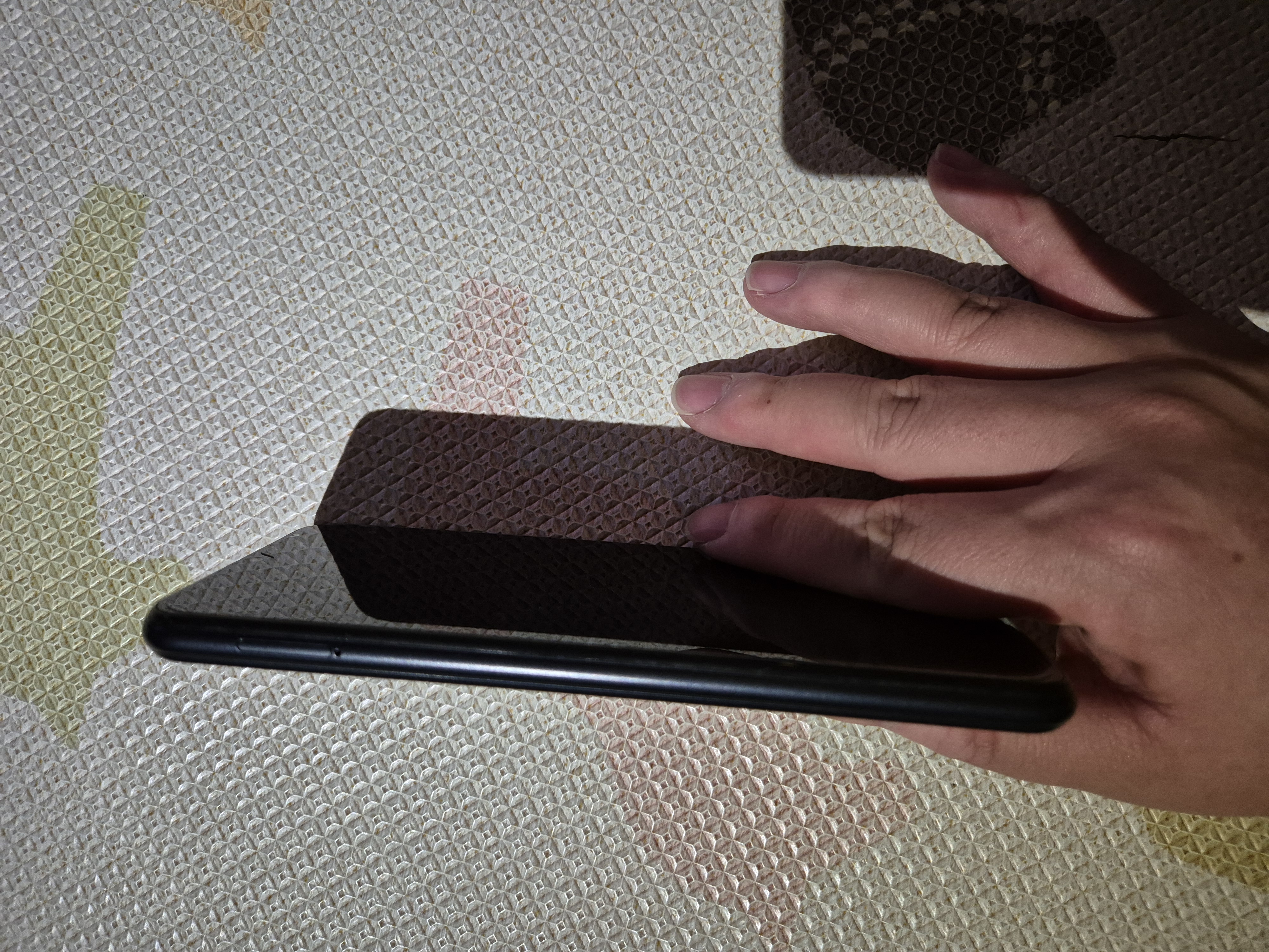 갤럭시 버디 유심트레이부분