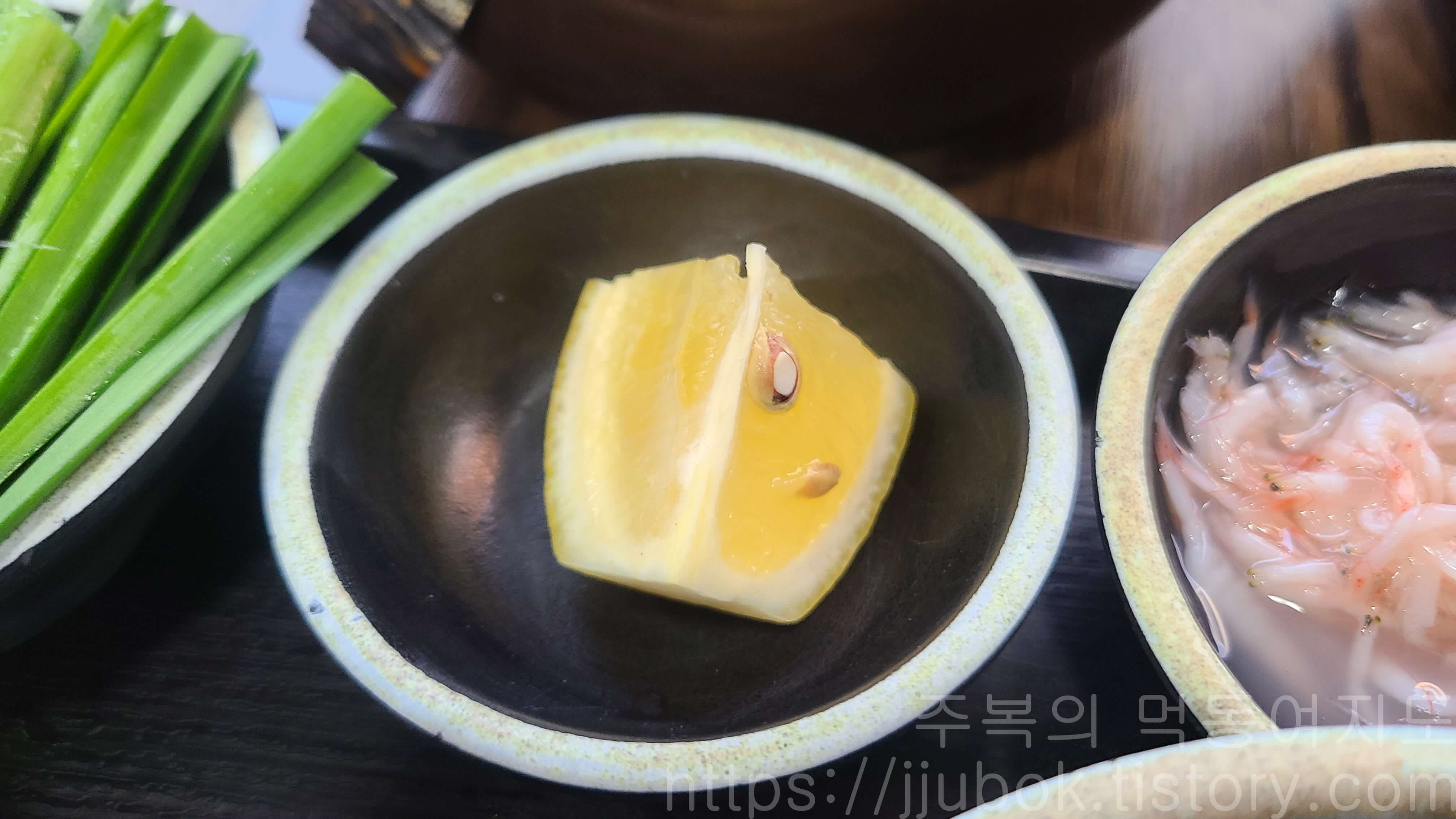 신포순대-밑반찬-레몬