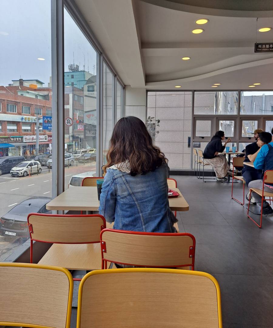 2층 창가좌석