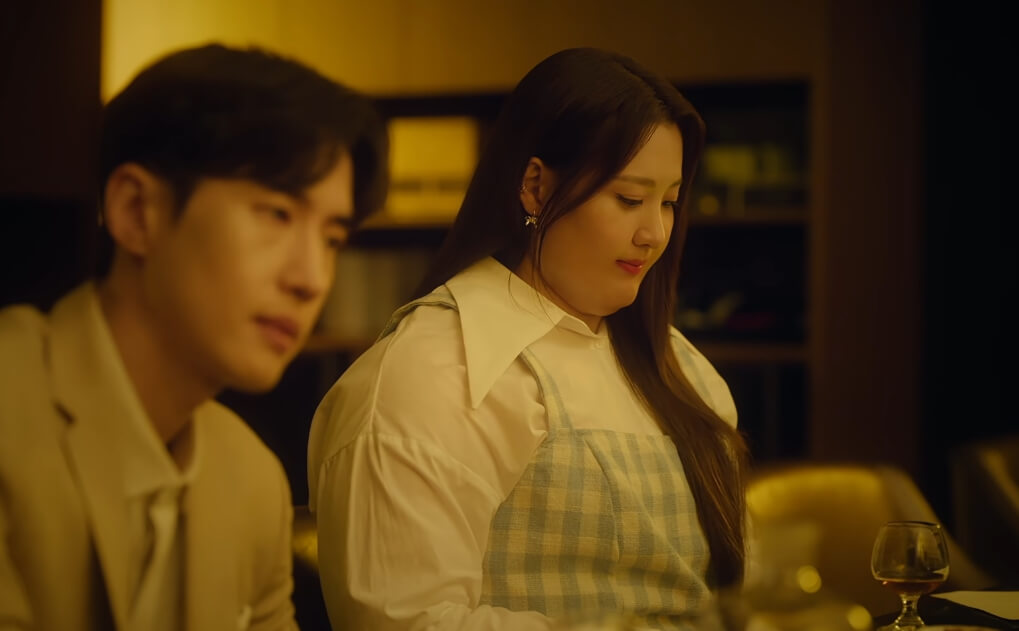 동희와 싸늘한 모습의 남자친구