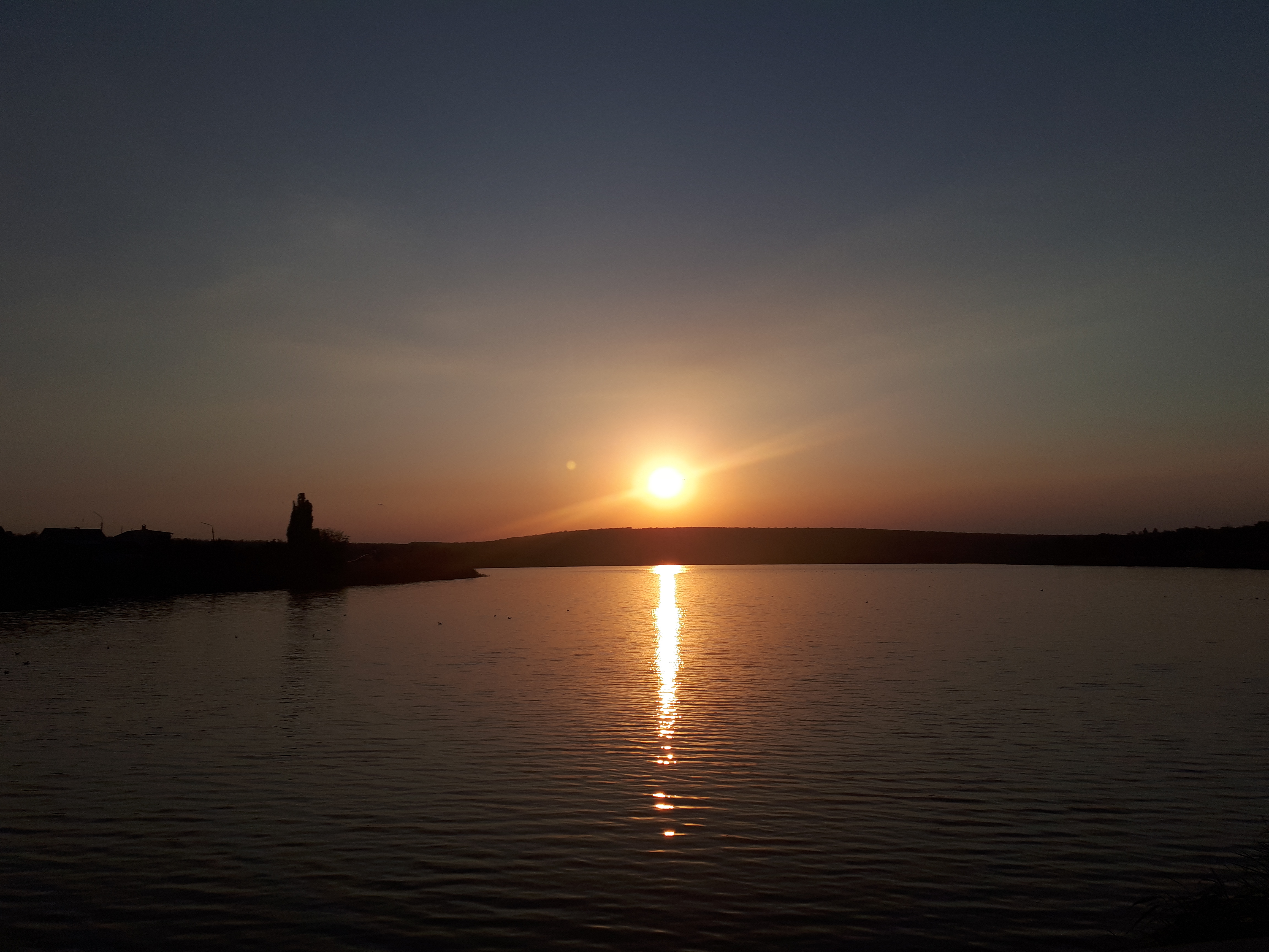 우크라이나 바실리우카 해 질 녘 드니프로 강변 풍경