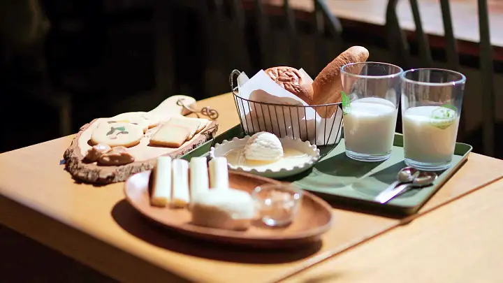 포토존 카페 수제요구르트 카이막 치즈 브레드 제주 맛집
