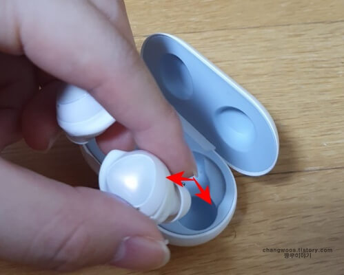 갤럭시-버즈-케이스-충전-안됨-오류-해결법