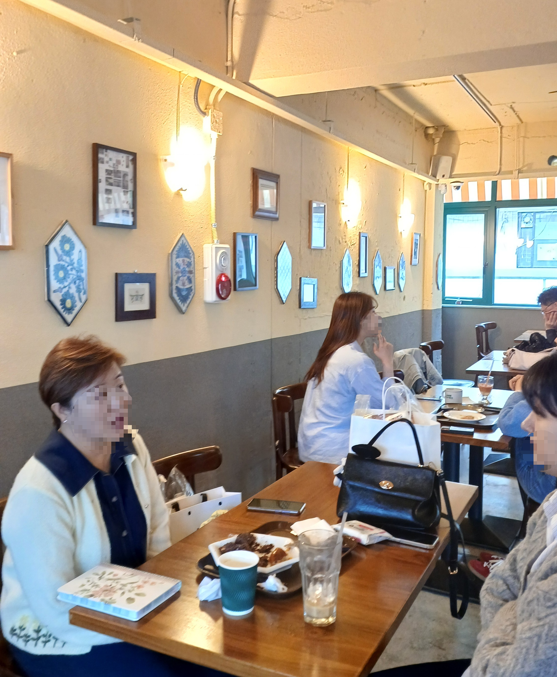 아모르나폴리-안국점-카페-12