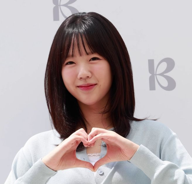 지예은 바타 열애 인정! 1994년생 동갑내기 커플 탄생 (런닝맨, 갑상선, 프로필 총정리)