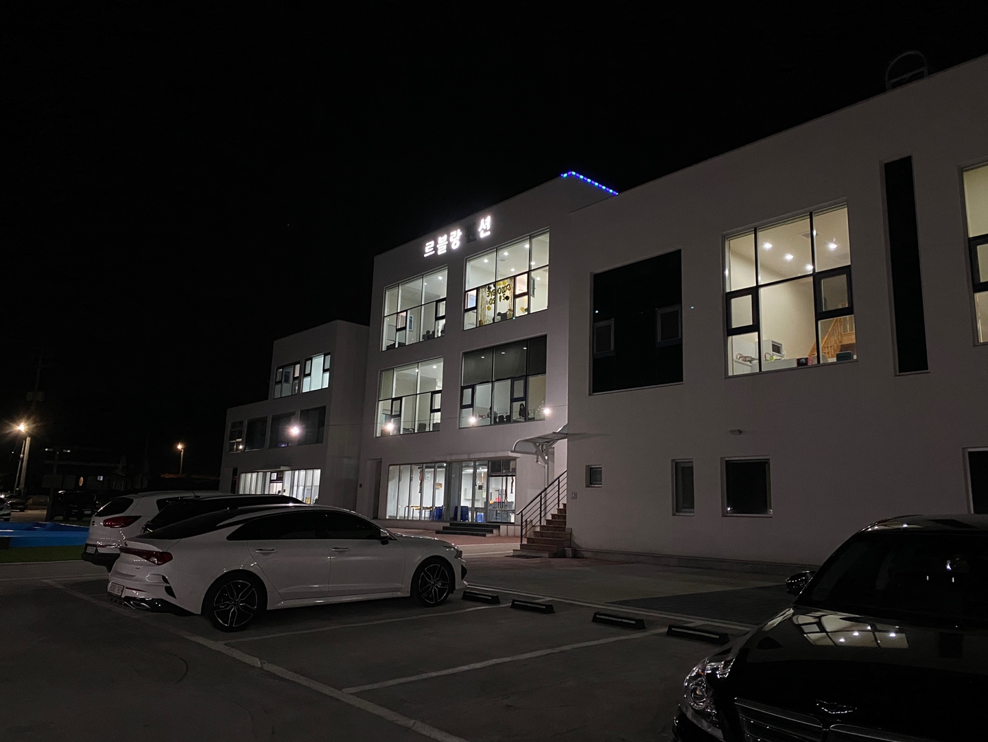 르블랑펜션-외관