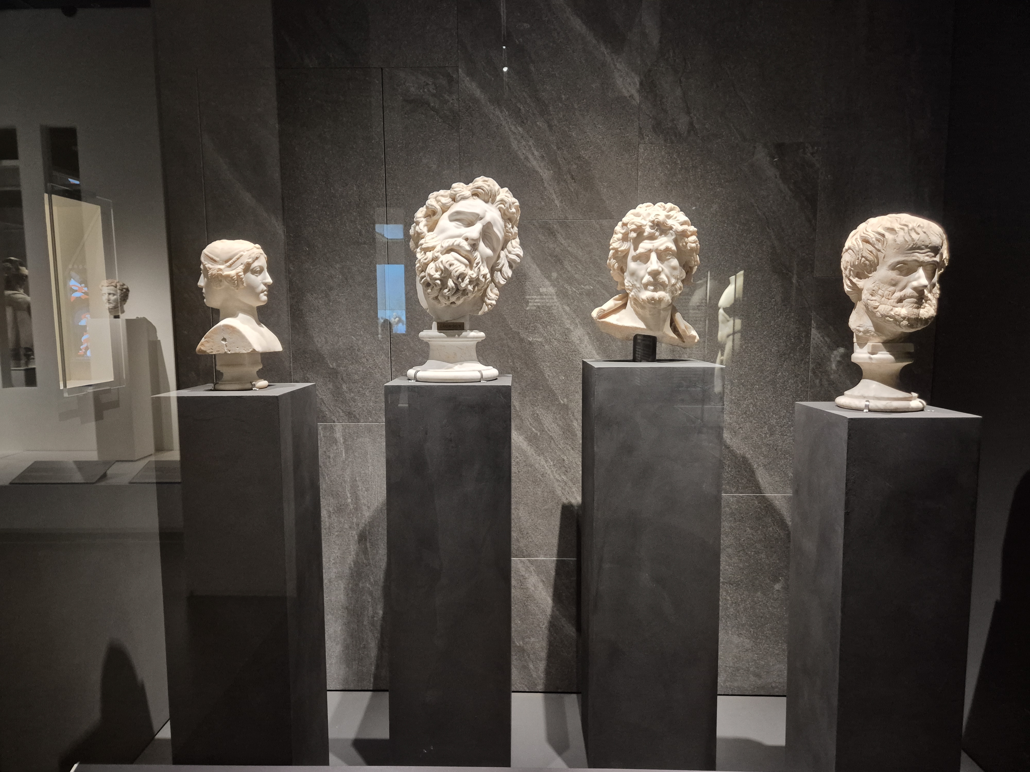 겨울방학체험하기 좋은 국립중앙박물관 고대 그리스 &middot;로마 전시관_ 그리스가 로마에게, 로마가 그리스에게 .