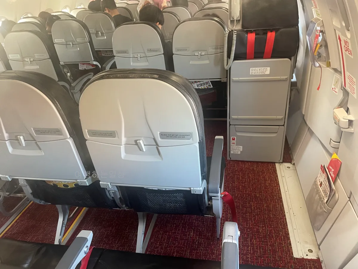 나트랑-인천공항-제1터미널-비엣젯-왕복이용-VJ838-일반석-후기-및-좌석공간