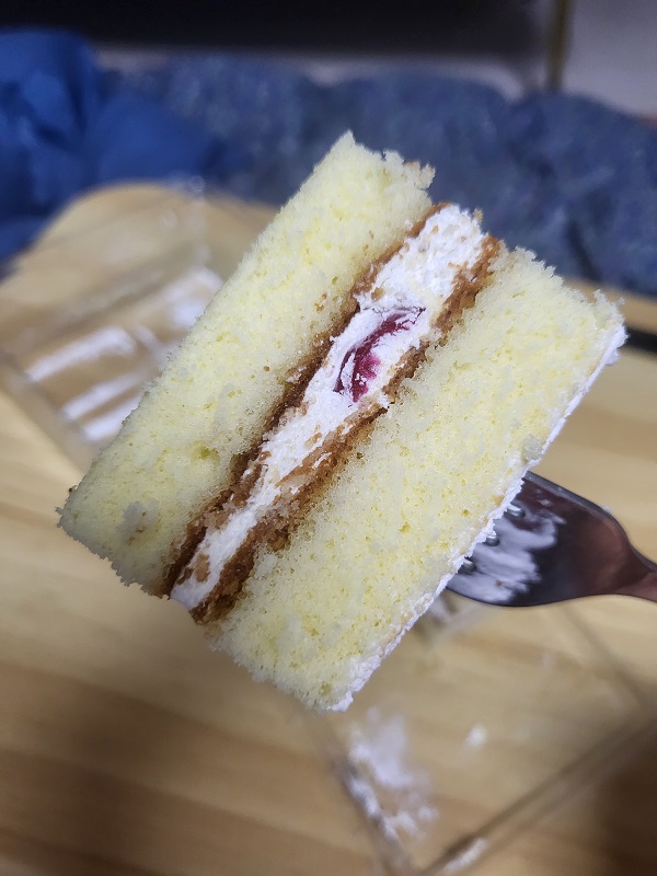 CU편의점 후르츠생크림케익