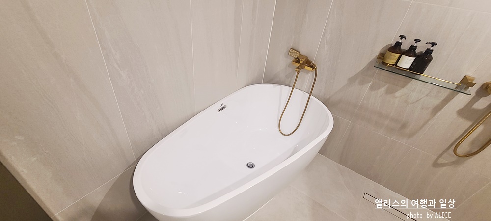 부산사직동 호텔 추천 덴바스타 시그니처 호텔 디럭스 커플PC룸 온천수 공급