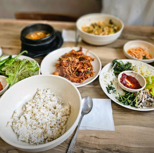 서삼능보리밥 한상