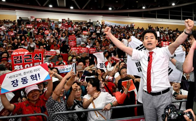 선동하는 전한길