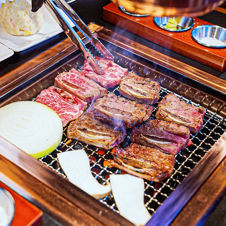 연탄불에 구워야 제 맛 구이 합정역 홍대입구 맛집 추천 생방송투데이 연탄꽃갈비 오늘방송 리얼맛집