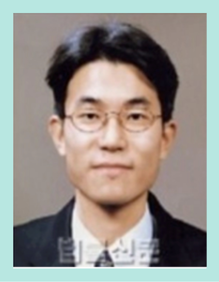 유창훈판사증명사진