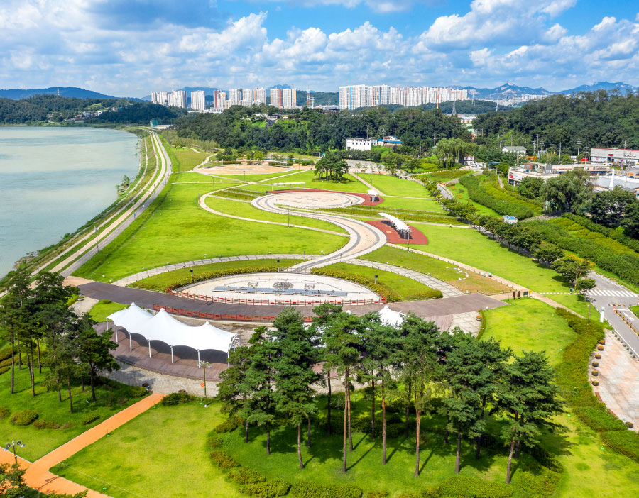 남양주 가볼만한 곳, 남양주 여행지, 남양주 핫플레이스, 남양주 자연 명소, 남양주 카페 추천, 물의 정원, 다산 정약용 유적지, 양정역 카페거리, 비스타밸리, 운길산