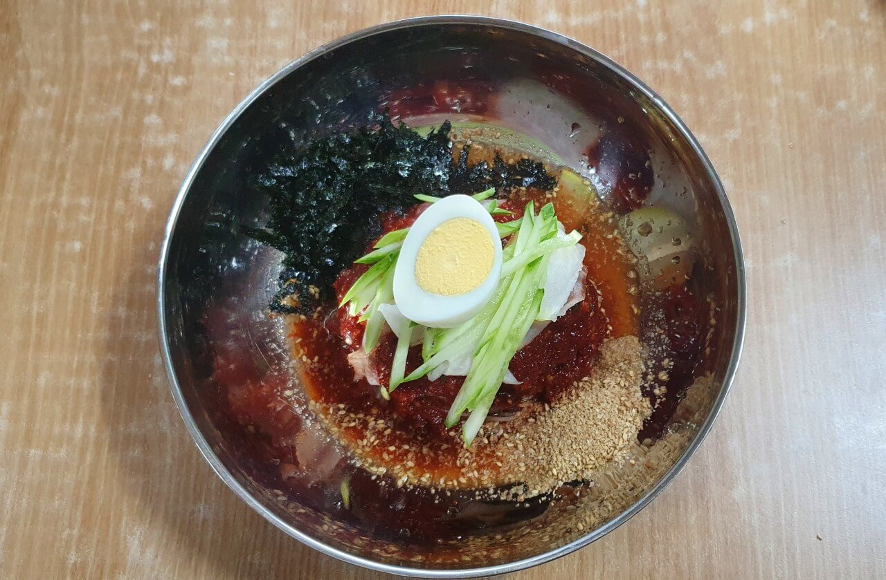 오늘N 세상 속으로 철원 메밀막국수 맛집 한탄강막국수&amp;#44; 철원여행 오늘N 2584회 강원도 철원의 주상절리길&amp;#44; 고석정&amp;#44; 고석정 꽃밭&amp;#44; 한탄강 막국수 맛집
