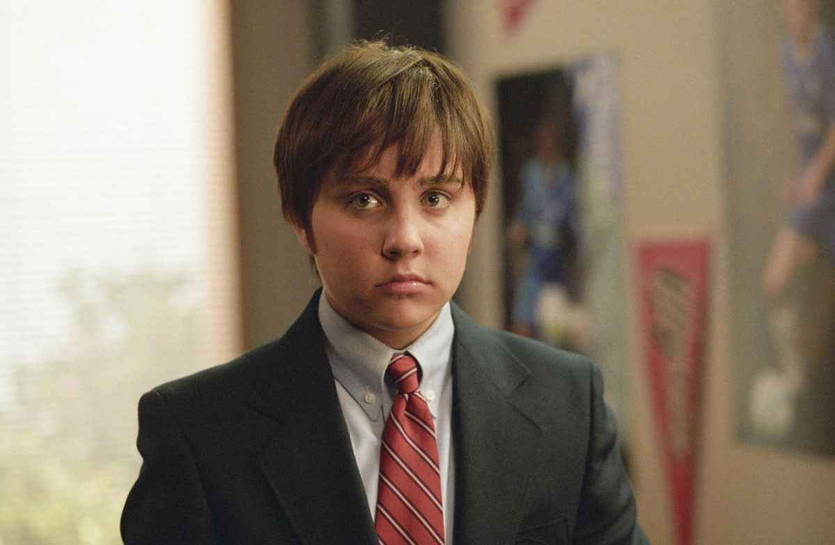 영화 쉬즈 더맨의 한 장면.
남장을 한 바이올라의 모습.