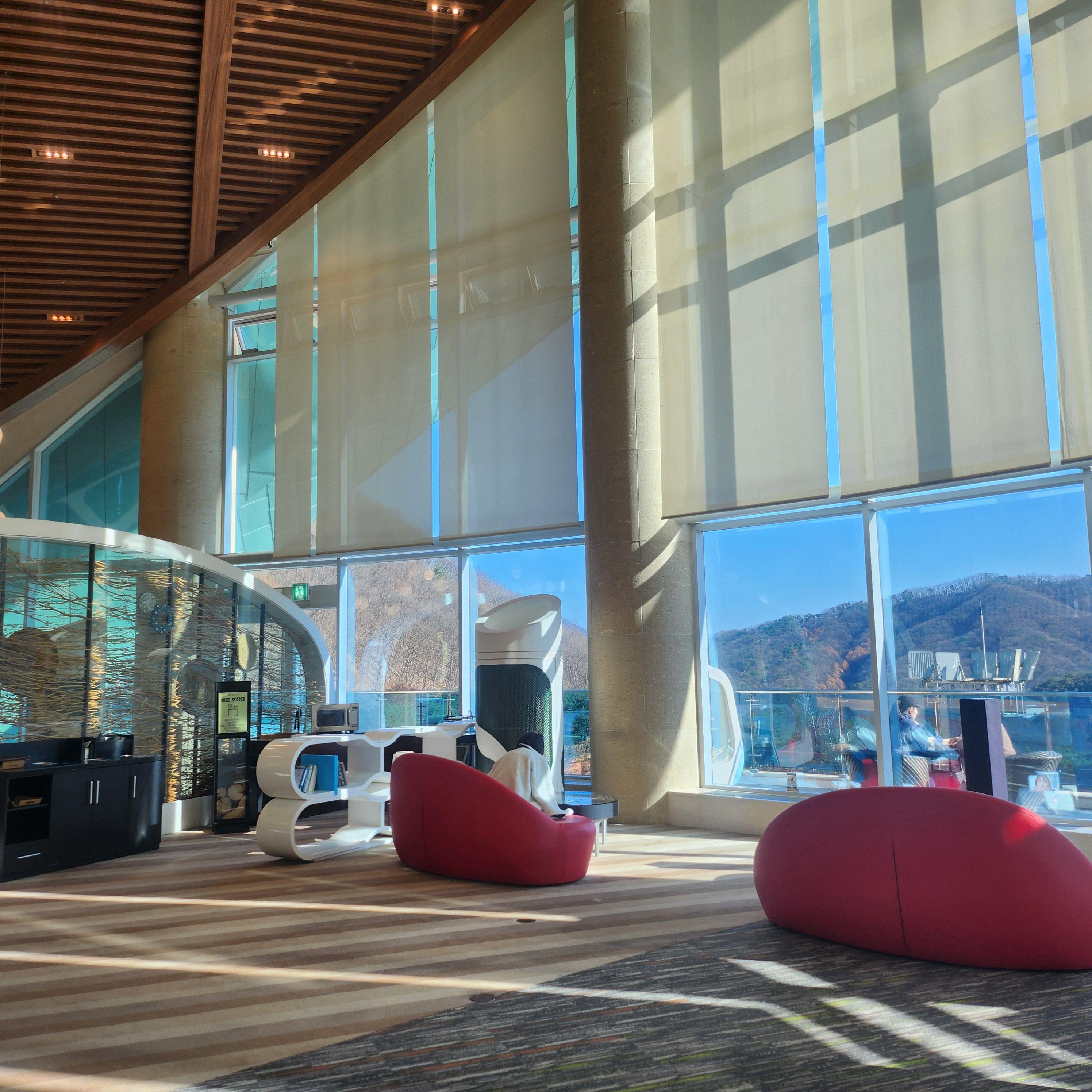 더엠브로시아-내부