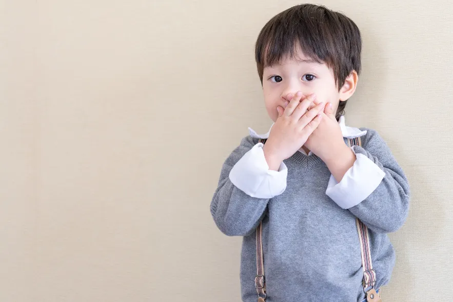 &lt;a href=&quot;https://kr.freepik.com/free-photo/portrait-asian-boy-standing-and-closed-his-mouth_5388999.htm#fromView=search&page=1&position=16&uuid=401a70fc-c828-4182-8a1e-b69d16ad4c1e&quot;&gt;작가 jcomp 출처 Freepik&lt;/a&gt;