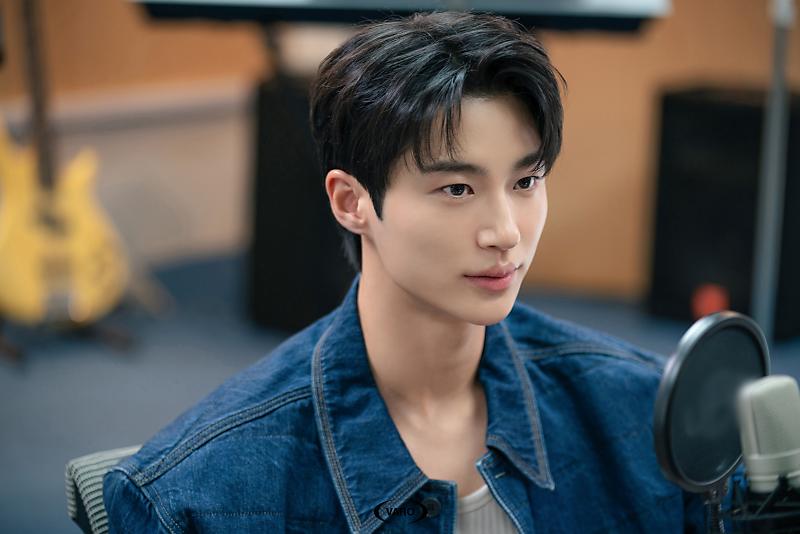 변우석