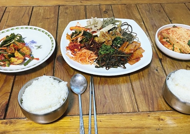 할매밥됩니까-남원-민박-태양초민박-남이할매의봄나물밥상