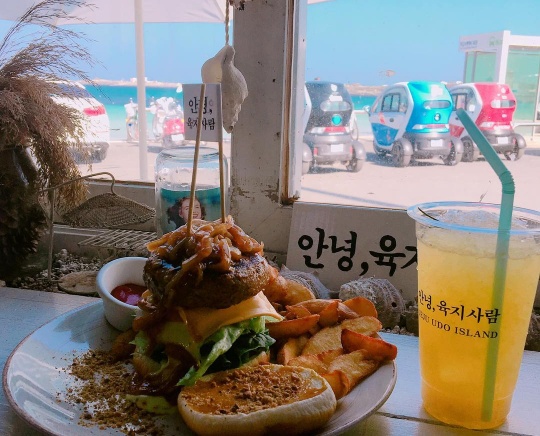 제주 우도 수제버거 '안녕육지사람'