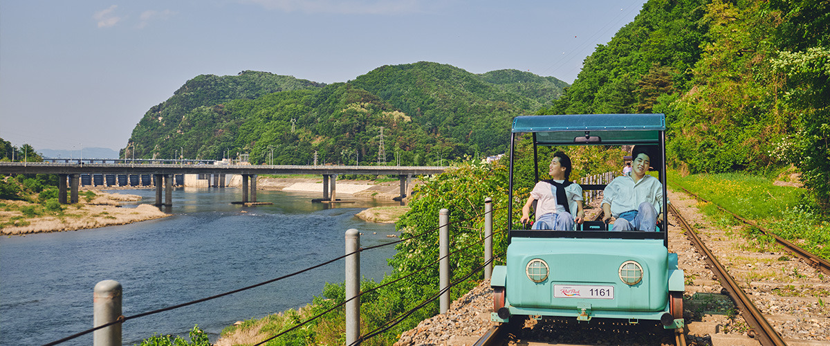 레일바이크 타는 모습