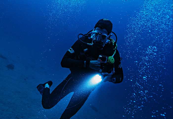 심해잠수사 이미지