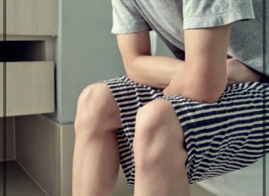 외 치질이 생기면: 증상과 치료방법.