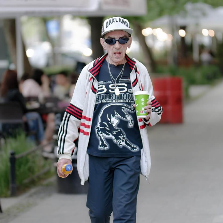 노인 - 선글라스 착용