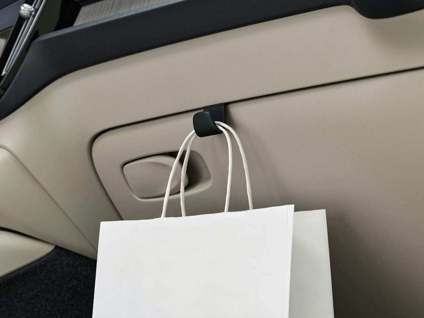 2025 볼보 XC40: 최신 전기차 기술과 성능 비교 분석