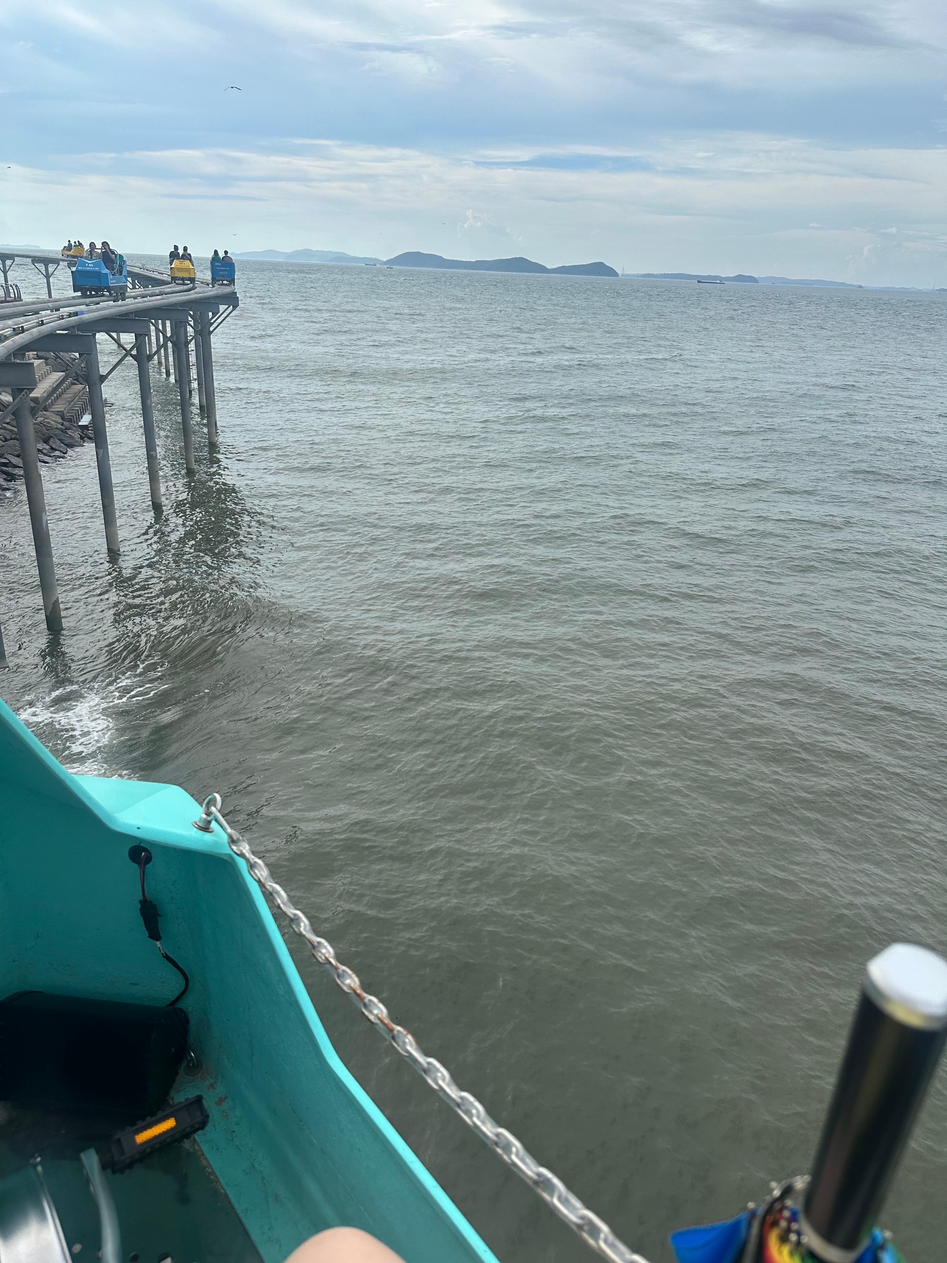 Travel Review 2: Boryeong, Daecheon, and Muchangpo in Chungnam, Korea (Family Travel Destination Recommendation, Muchangpo Beache Palace, Mudflat Experience, Sky Bike Price &amp; Duration, Daecheon Restaurants &amp; Lunch Spots, Daecheon Beach, Stunning Sunset, Closed Sanghwawon, Daecheon Port Fish Market, Useong Fisheries, Suyeonho Fisheries, Muchangpo Beache Palace, Ocean View, Lodging with Kitchen Facilities, Muchangpo Pension)